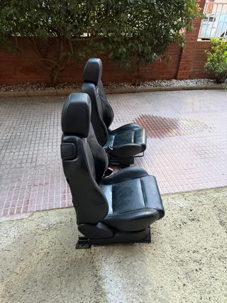 Asientos delanteros ST cuero negro