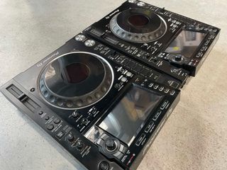 2x Pioneer DJ CDJ-2000NXS2 ( 020297 / 022193 )