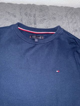 Lote Tommy Hilfiger (2 sudaderas + polo + 4 camise