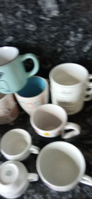 Tazas y pocillos diferentes 1€ unidad