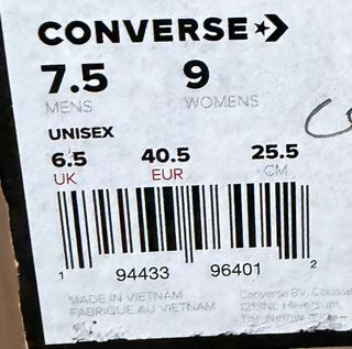 Converse unisex beige completamente nuevas