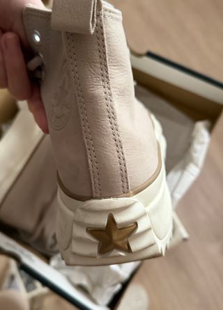 Converse unisex beige completamente nuevas