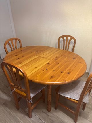 Mesa comedor extensible con 4 sillas