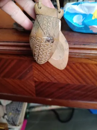 Herramientas de madera tallada antiguas