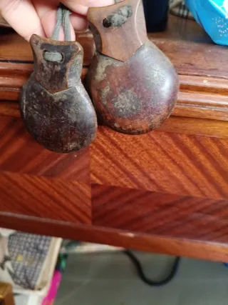 Herramientas de madera tallada antiguas