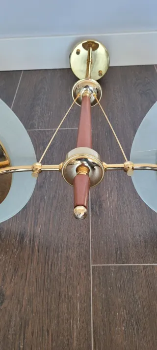 Lámpara techo madera y dorado