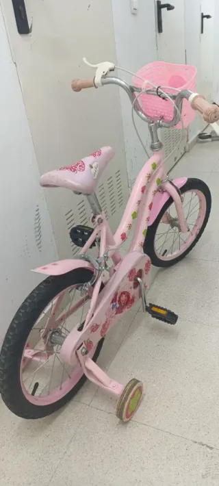 Bicicleta niña rosa con cesta