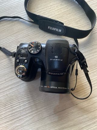 Cámara Fujifilm FinePix S1600 Negra