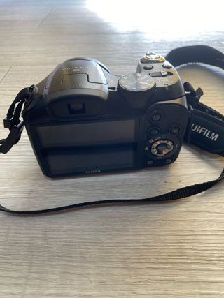 Cámara Fujifilm FinePix S1600 Negra