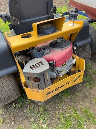 Tractor cortacésped Hustler Super Z 60” de 152 cm