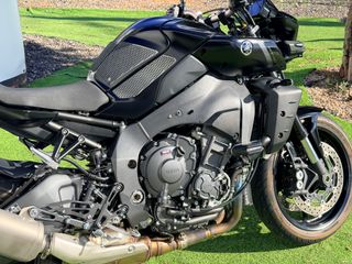 YAMAHA MT-10
