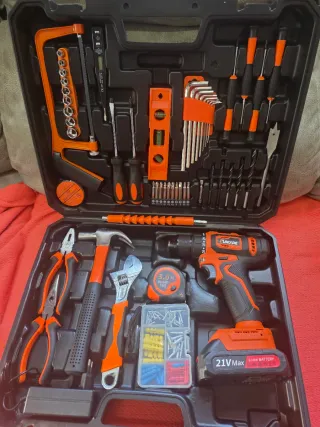 Taladro y Set de Herramientas Eléctricas