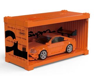 Toyota Supra 1:32 con Contenedor