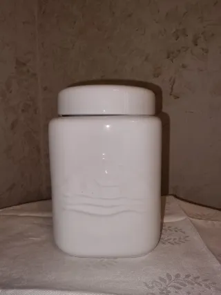 Biscottiera, 2 tazzine e 1 piattino Mulino Bianco.