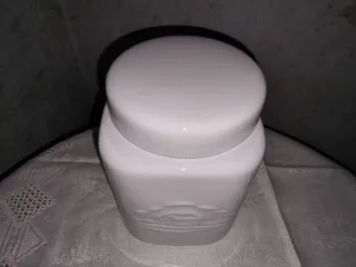 Biscottiera, 2 tazzine e 1 piattino Mulino Bianco.