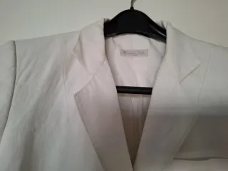 Blazer de lino blanco roto entallada