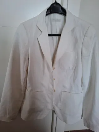 Blazer de lino blanco roto entallada