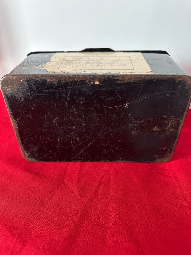 Caja de chapa vintage