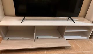Mueble TV moderno madera y blanco