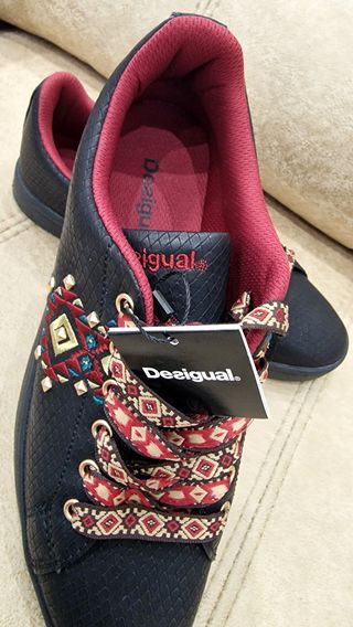 Zapatos Bordados Desigual a Estrenar