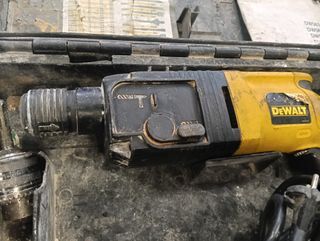 TALADRO PERCUTOR DEWALT DW563K