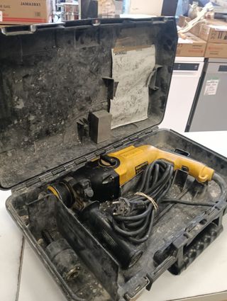 TALADRO PERCUTOR DEWALT DW563K