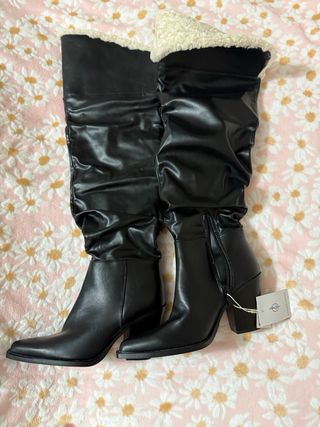 Botas altas negras con forro de borreguito
