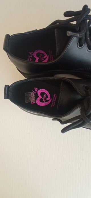 Zapatos de piel negros cordones n° 35 sin estrenar