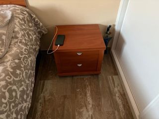 Habitación Cama, mesitas ,cabecero y comoda