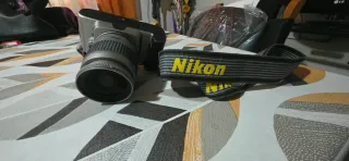 Cámara Nikon con objetivo