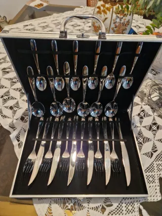 Set posate acciaio in valigia