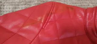 Cazadora acolchada roja