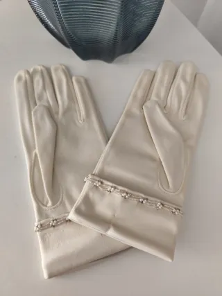 Guantes de seda marfil