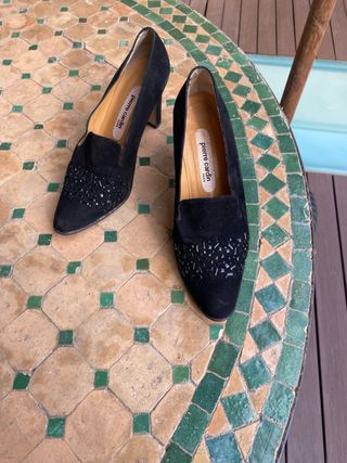 Zapatos de tacón Pierre Cardin negros