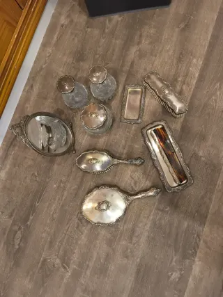 Tocador antiguo de alpaca