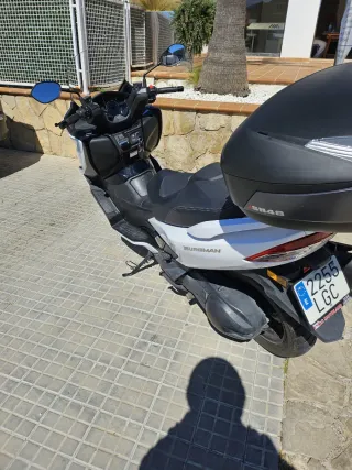 Suzuki Burgman 400 Maxi Scooter