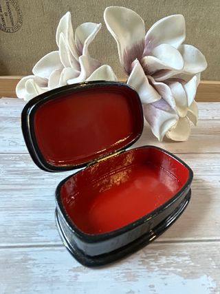 Scatola russa Fedoskino con madreperla