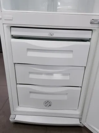 Nevera Daewoo blanca