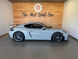 Porsche 718 Cayman gt4 2020
