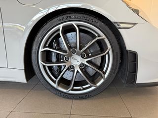 Porsche 718 Cayman gt4 2020