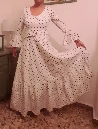 Vestido Flamenca y Mantoncillo Flores Talla 12-14