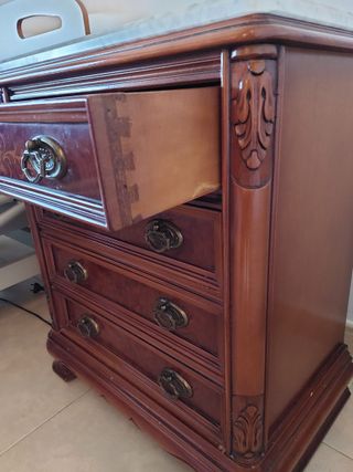 Pareja Mesitas Noche Mármol y Marquetería