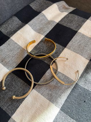 Lote 4 pulseras doradas y plateadas a 7,25