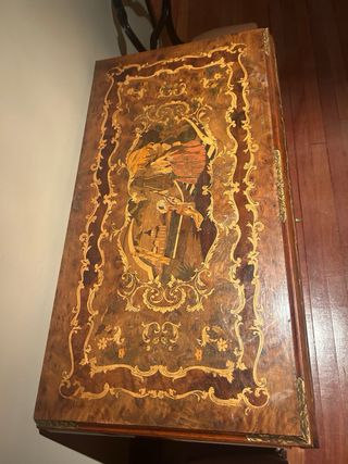 Cómoda bombé Luis XV marquetería