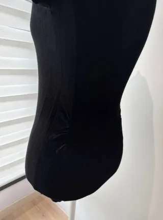 Camiseta GUESS Negra - Logo Icónico Strass