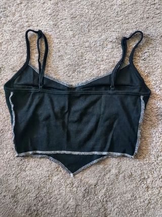 Crop top negro shein