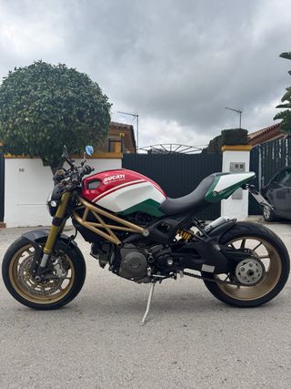Ducati Monster 1100 EVO Oro, Roja, Blanca, Verde
