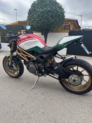 Ducati Monster 1100 EVO Oro, Roja, Blanca, Verde