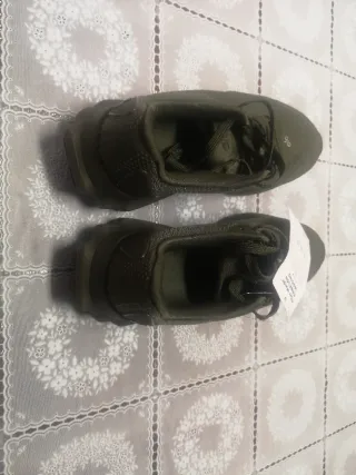 Sapatilhas Alo Yoga Verdes