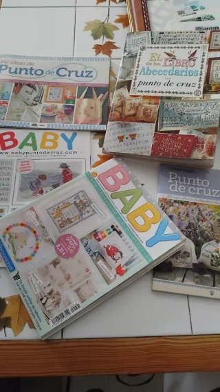 Libros PUNTO de CRUZ. Perfecto estado.
